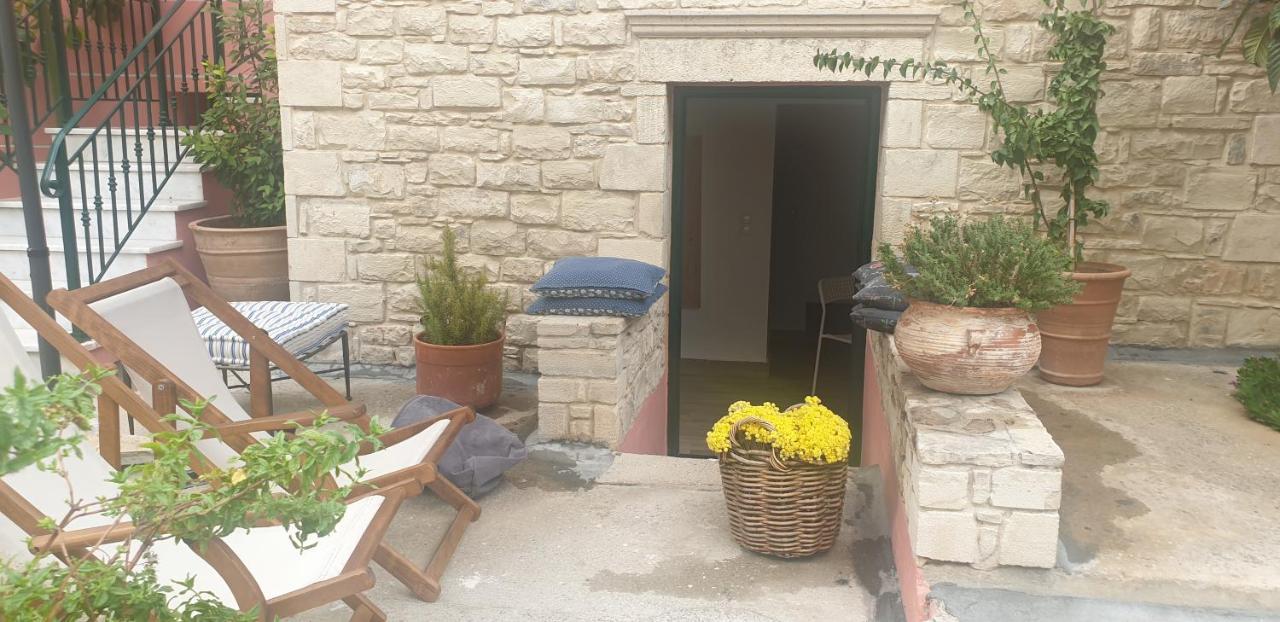 Ferienwohnung Arismari Moírai Exterior foto